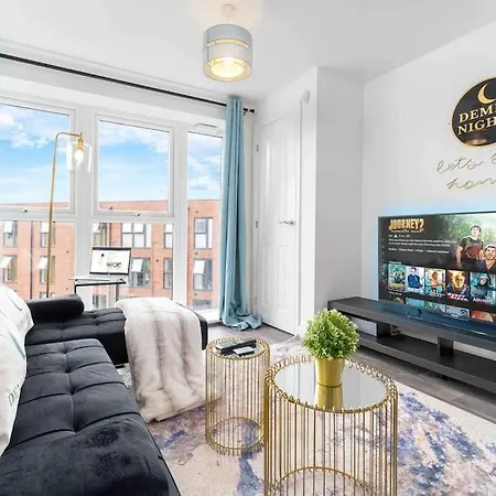 Unique 4 Bed For Families & Contractors 靠近唐人街