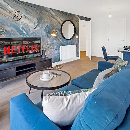 Unique 4 Bed For Families & Contractors 靠近唐人街 *